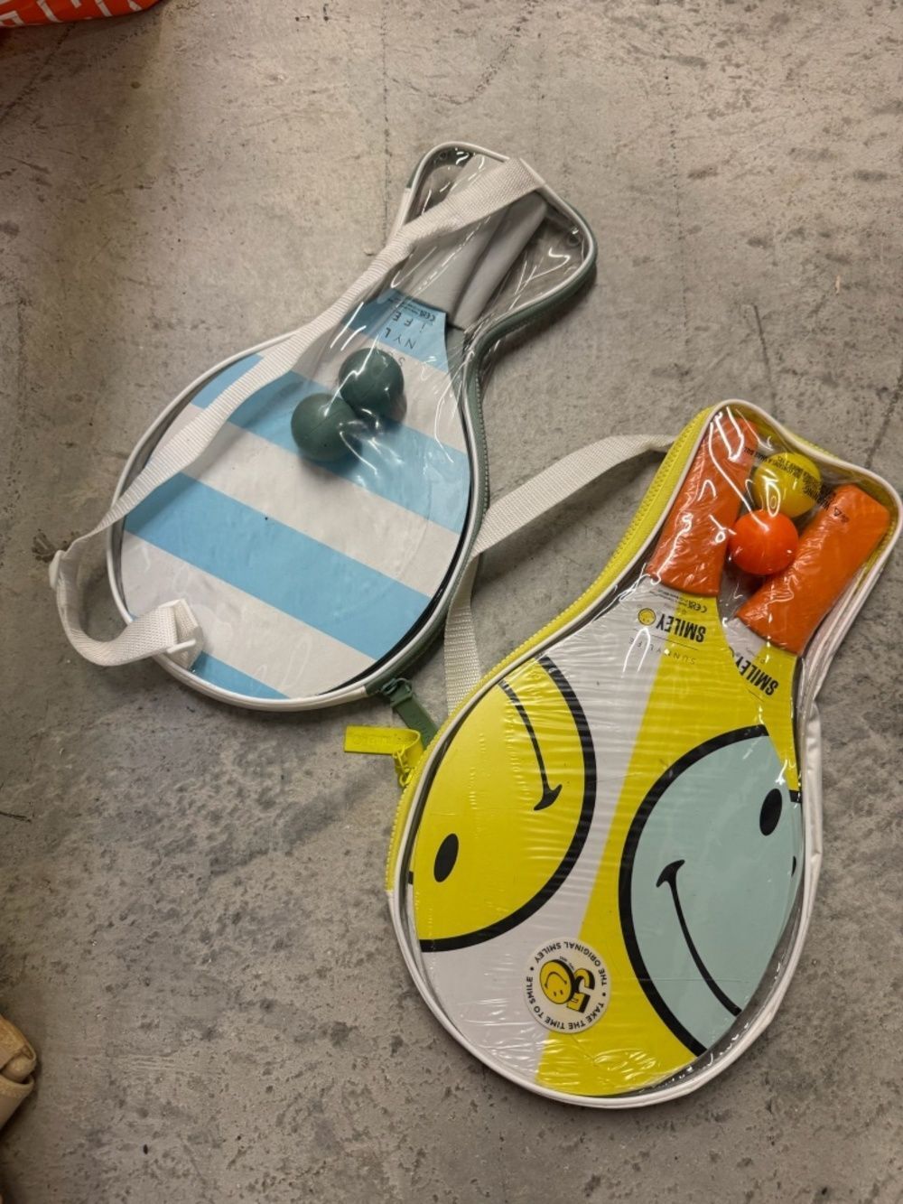 SUNNYLIFE Pool / Beach Paddle Set Balls and Paddles 2 SETS (4 Paddles & 4 Balls)